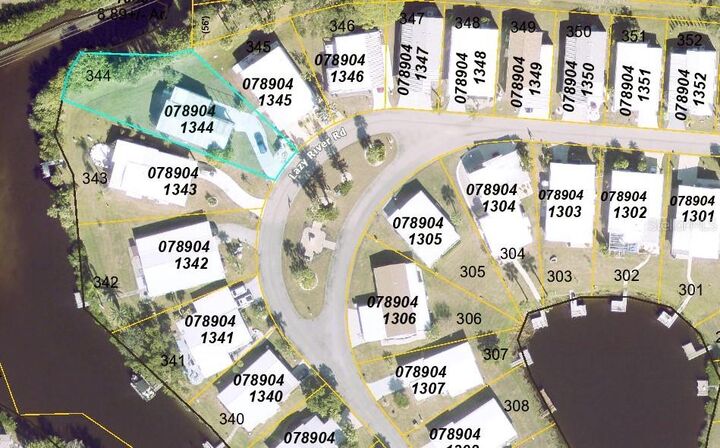Property Photo: 151 Lazy River Road FL 34287