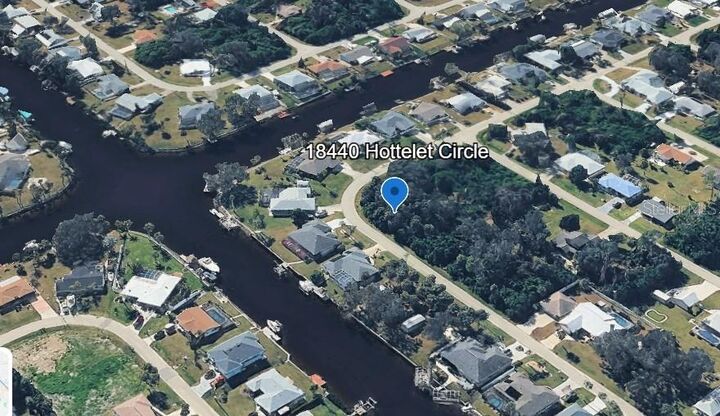 Property Photo:  18440 Hottelet Circle  FL 33948 