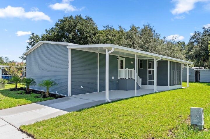 Property Photo:  25124 Huckleberry Way  FL 34705 