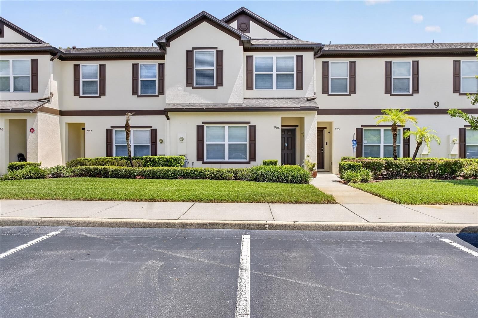 Property Photo: 600 Northern Way 906 FL 32708