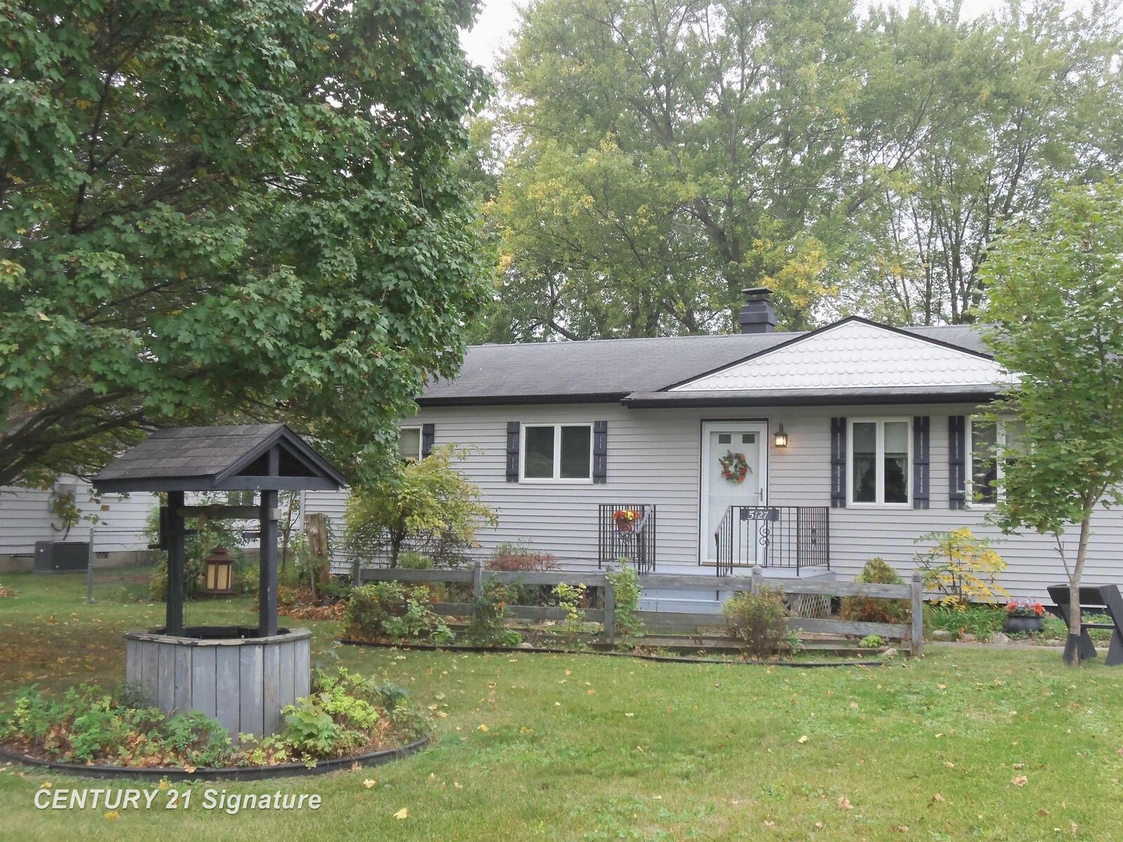 Property Photo:  5127 Arbor Lane  MI 48506 