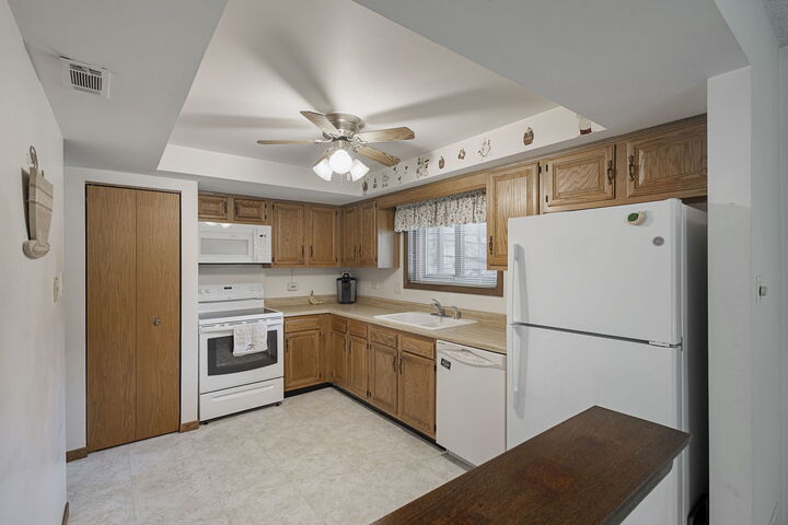 Property Photo: 11137 East Road A IL 60465