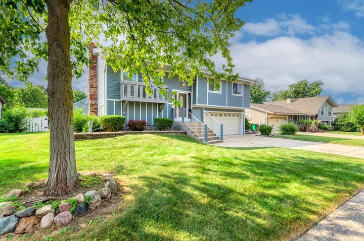 Property Photo:  260 Cunningham Lane  IL 60108 