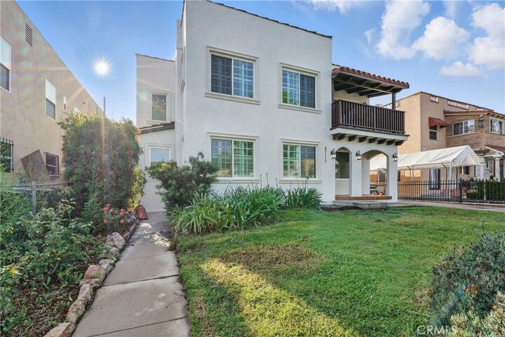 Property Photo:  2111 S Bronson  CA 90018 
