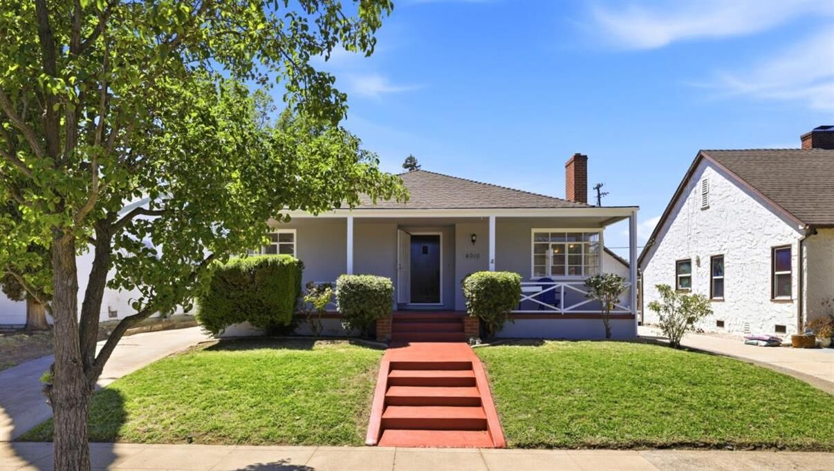 Property Photo:  4916 13th Avenue  CA 95820 