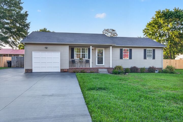 Property Photo:  112 Darnell Dr  TN 37388 
