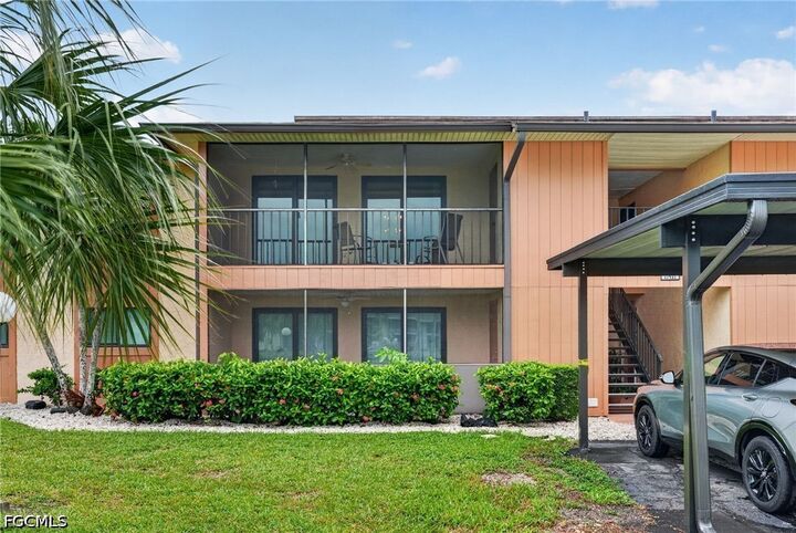 Property Photo:  17421 Birchwood Lane 5  FL 33908 