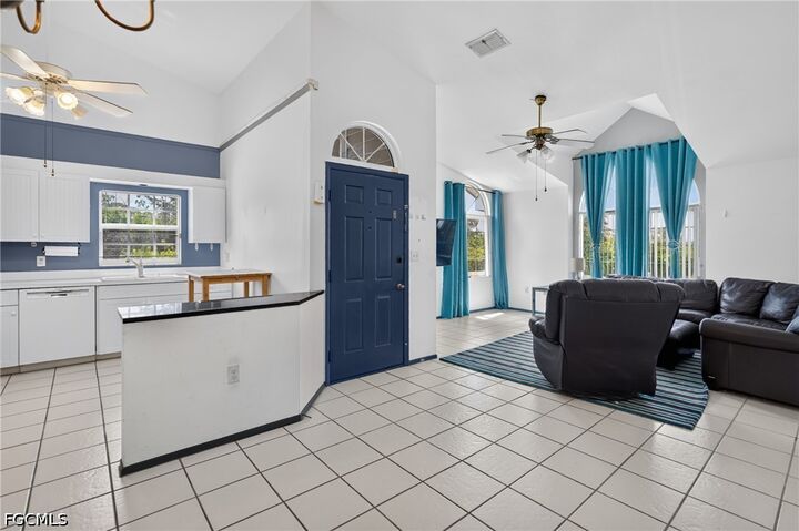 Property Photo: 14461 Summerlin Trace Court 8 FL 33919