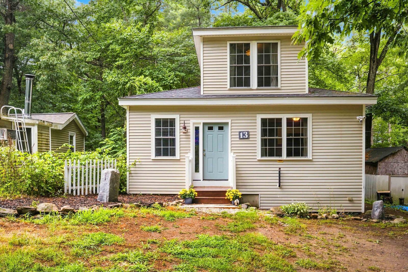 Property Photo:  13 Charlestown Place  NH 03038 