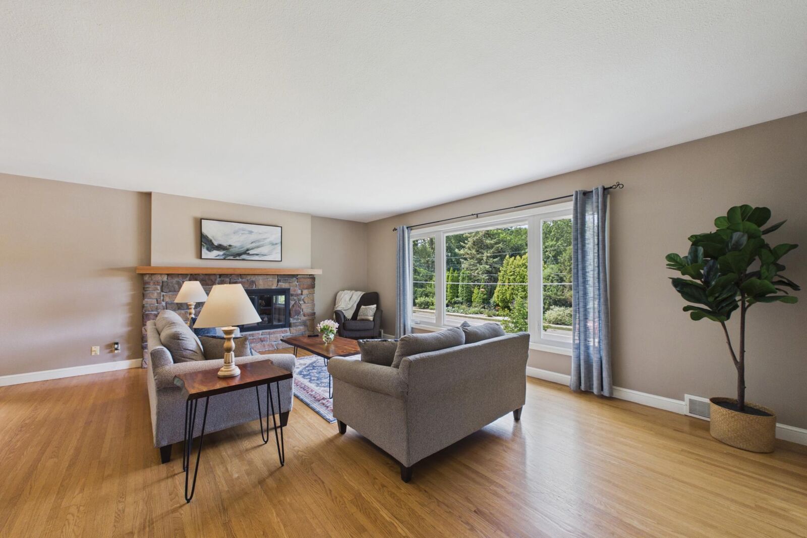 Property Photo:  2640 Noble Avenue N  MN 55422 