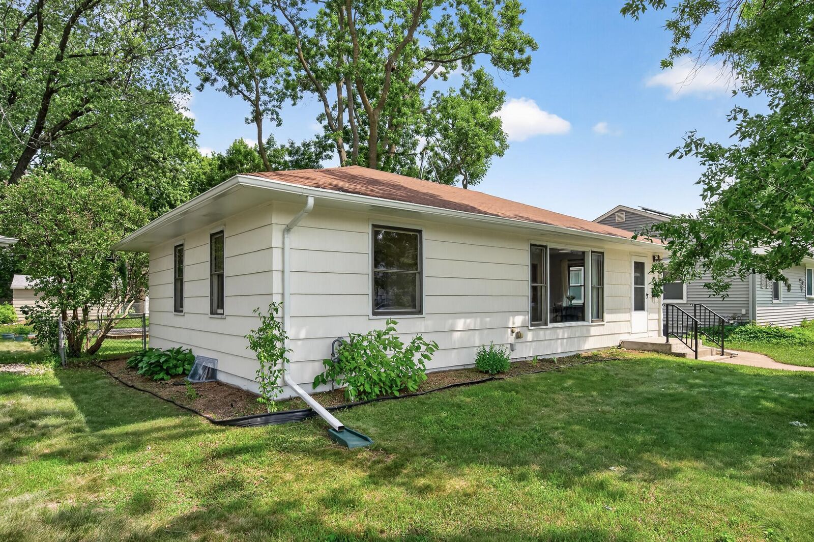 Property Photo:  45 21st Avenue N  MN 55343 