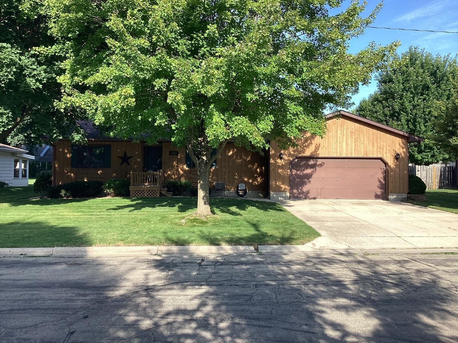 Property Photo: 1601 Cheryl Avenue MN 56007