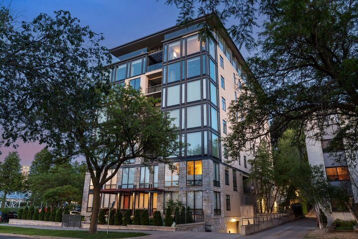 Property Photo:  301 Kenwood Parkway 602  MN 55403 