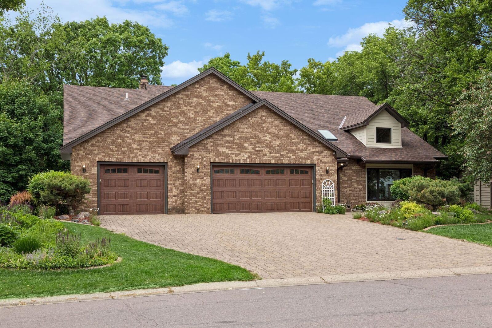 Property Photo:  13673 Duluth Drive  MN 55124 