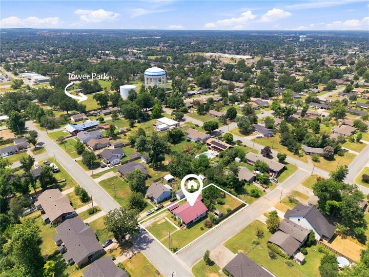 Property Photo:  1300 S 9th Street  AR 72756 