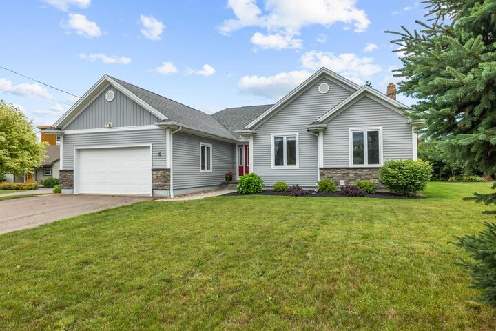 6 Nellie Drive — photo 1