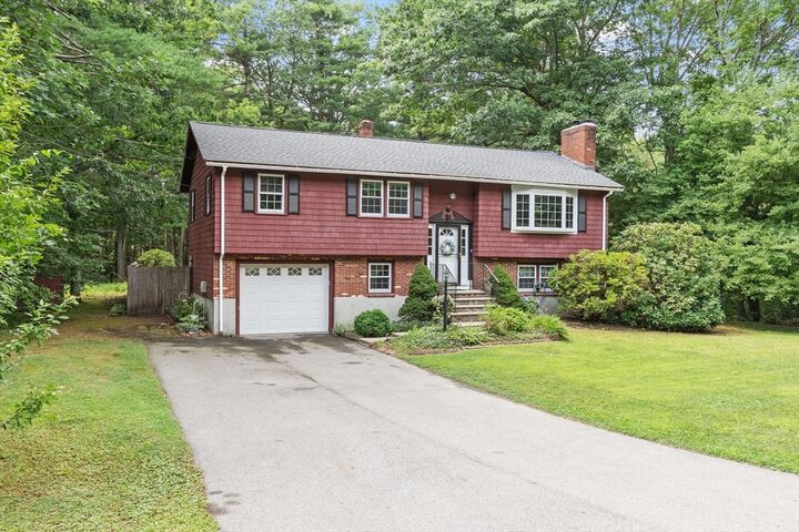 Property Photo: 7 Meadowbrook Rd MA 01863
