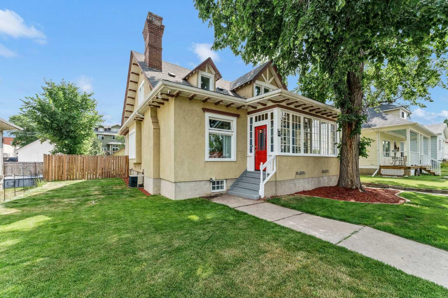 Property Photo:  379 5 Street SE  AB T1A 0M7 
