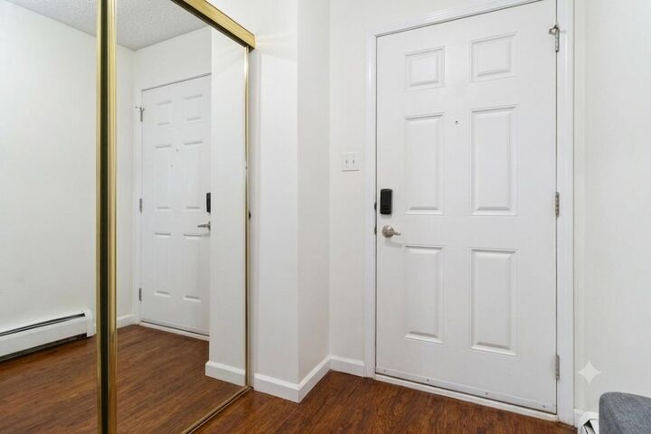 Property Photo: 7201 Poplar Drive 3114 AB T8V 6S5