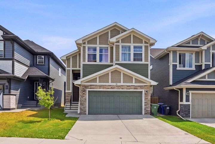 Property Photo: 52 Sunrise Way AB T4C 2S3