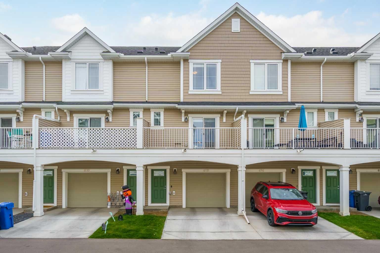 Property Photo: 628 Copperstone Manor SE AB T2Z 5G4