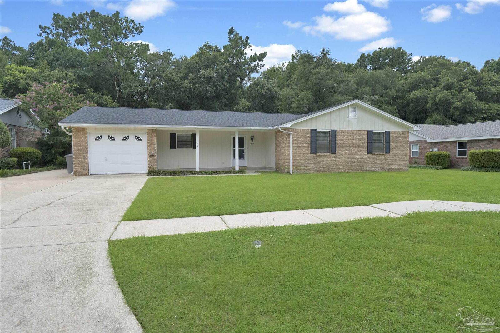 Property Photo:  587 Bobwhite Dr  FL 32514 