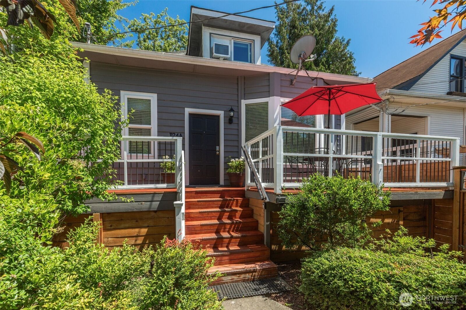 Property Photo: 1124 14th Avenue WA 98122