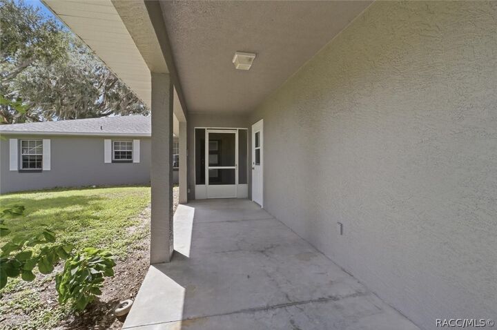 Property Photo: 2453 N Lakefront Drive FL 34442