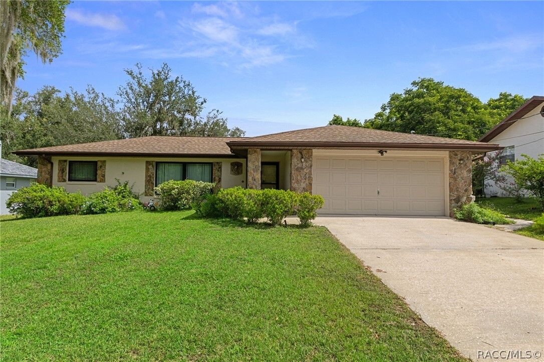 Property Photo:  206 Hemlock Street  FL 34452 