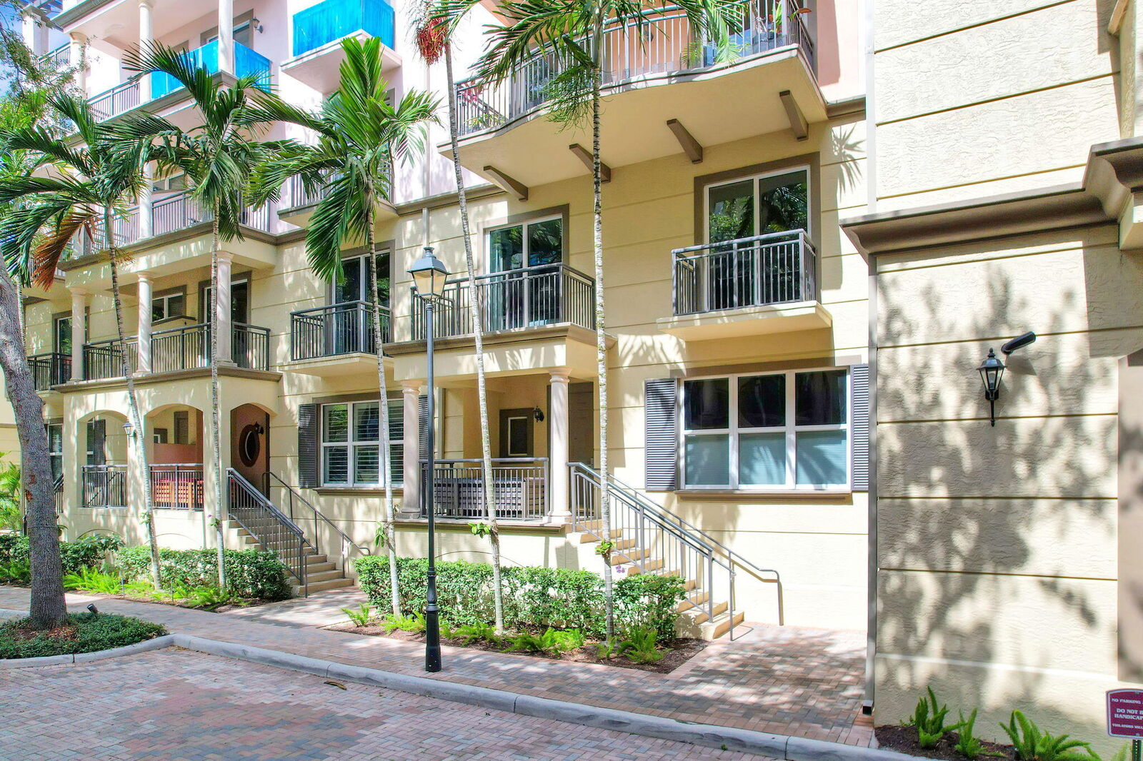Property Photo:  2601 NE 14th Avenue 115  FL 33334 