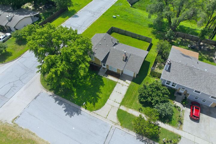 Property Photo:  435 E Campus St  KS 67216 