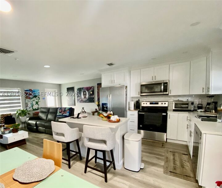 Property Photo:  2374 SW 11th Ave 2374  FL 33426 