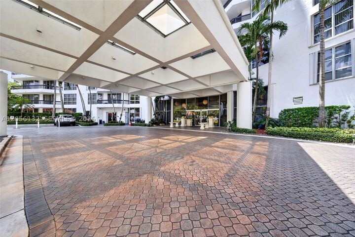 Property Photo: 3600 Mystic Pointe Dr 310 FL 33180