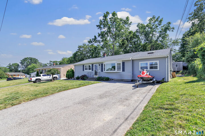 Property Photo:  10 Nacca Road  CT 06516 