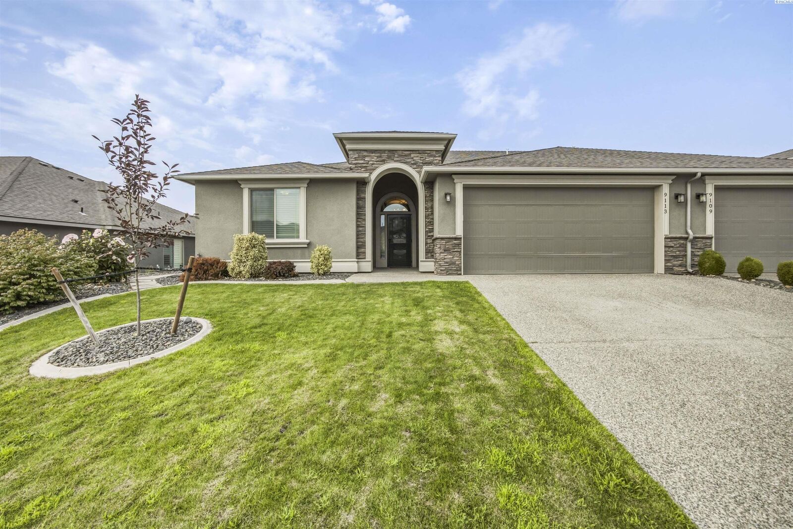 Property Photo:  9113 Ruven Street  WA 99301 