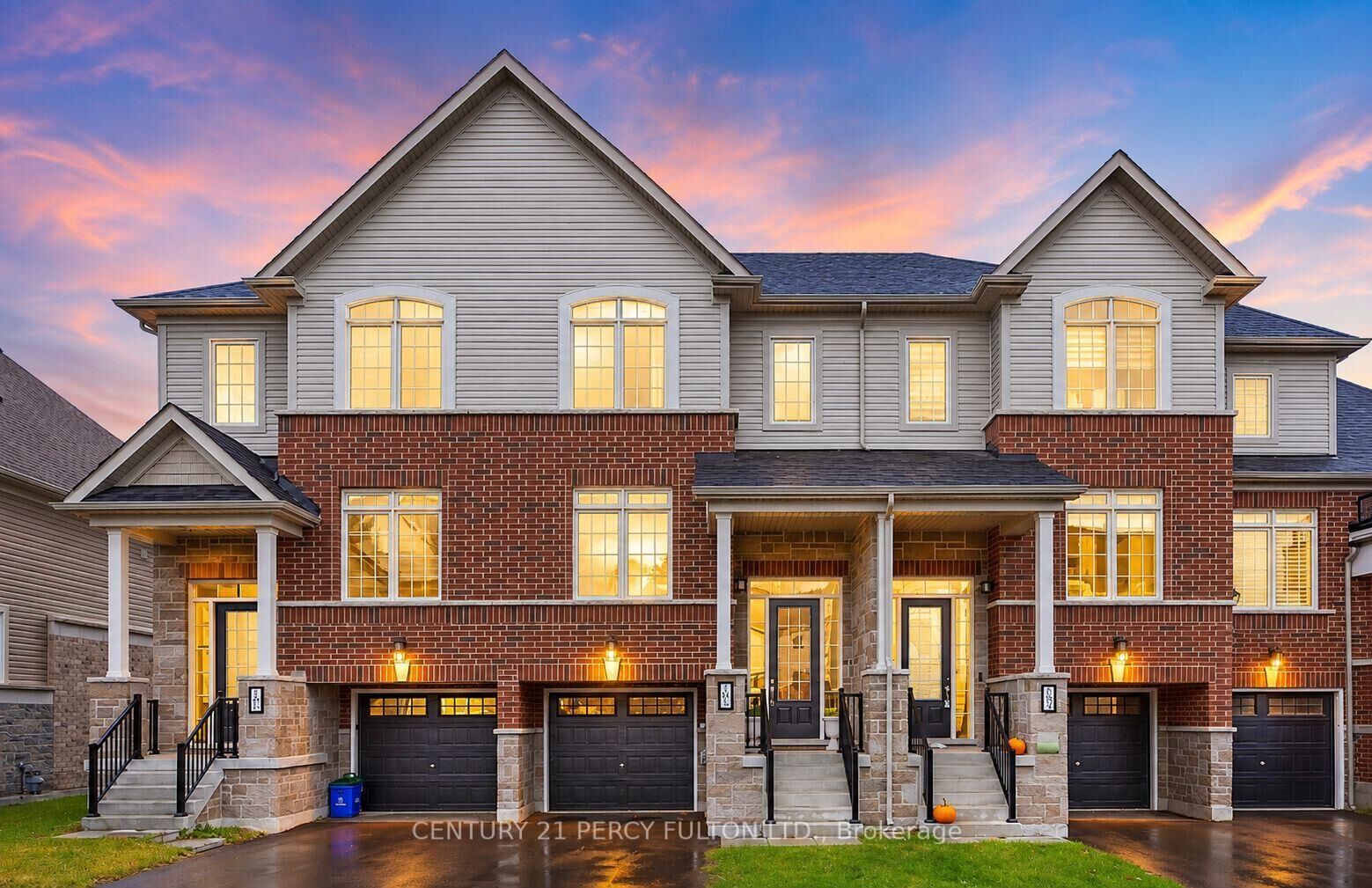 Photo de la propriété:  102 Lyall Stokes Circle  ON L0G 1M0 