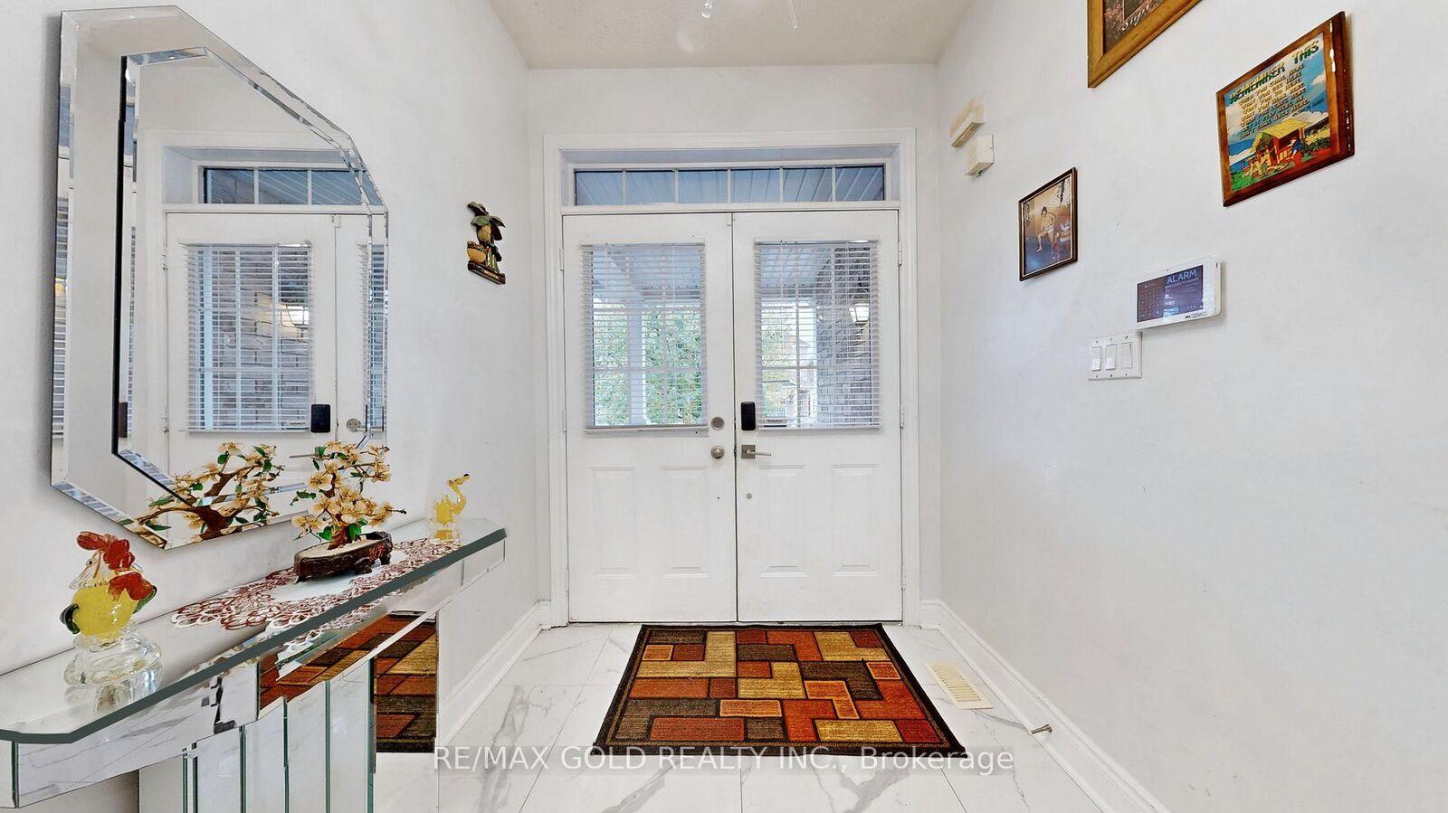 Property Photo: 64 Prue Court ON L6P 1P8