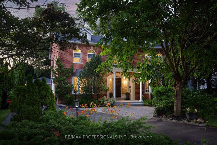 106 Rathburn Road — photo 1