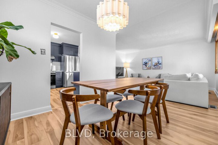 Property Photo: 457 Paliser Crescent N ON L4C 1R7