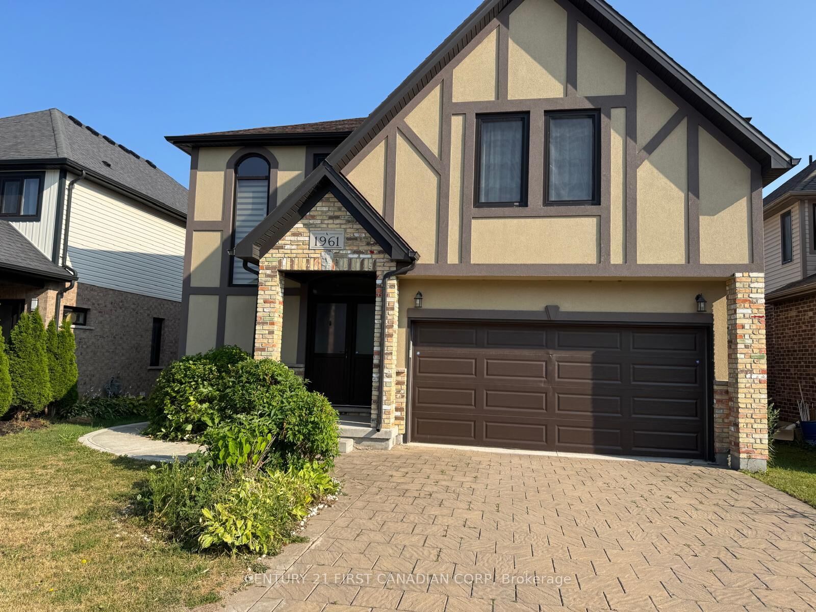 Property Photo:  1961 Cedarpark Drive  ON N5X 0C7 