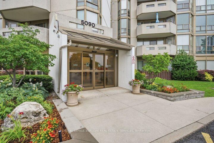 Property Photo: 5090 Pinedale Avenue 204 ON L7L 5V8