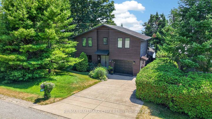 Property Photo: 2289 Lakeshore Road E ON L0L 1T0