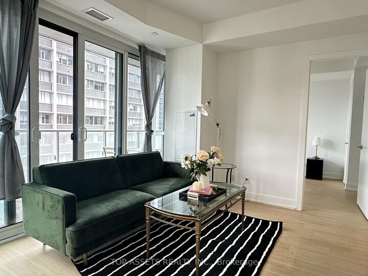Property Photo: 7 Grenville Street 1707 ON M4Y 0E9