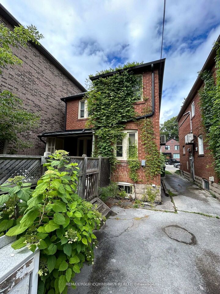 Property Photo:  705 Hillsdale Avenue E  ON M4S 1V4 