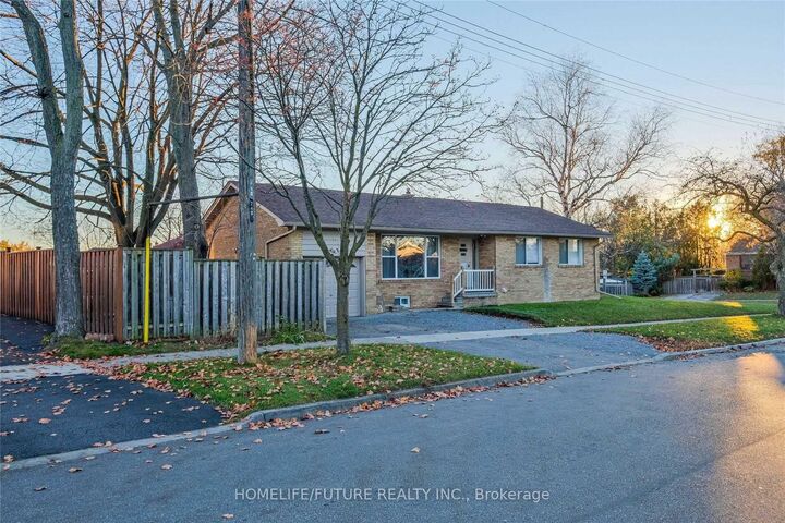 Property Photo: 50 Benlight Crescent ON M1H 1P5