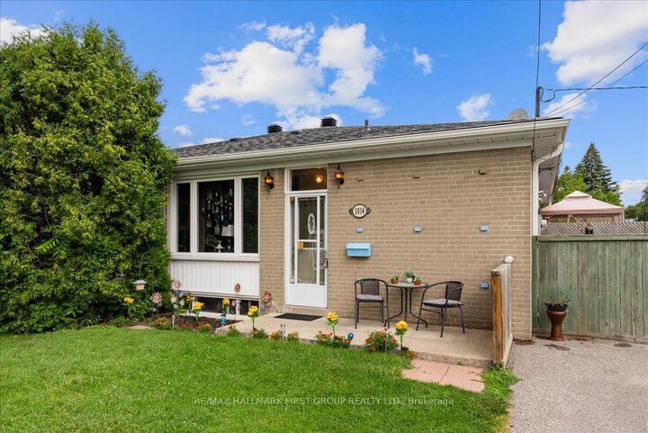 1014 Dunlop Street E — photo 1