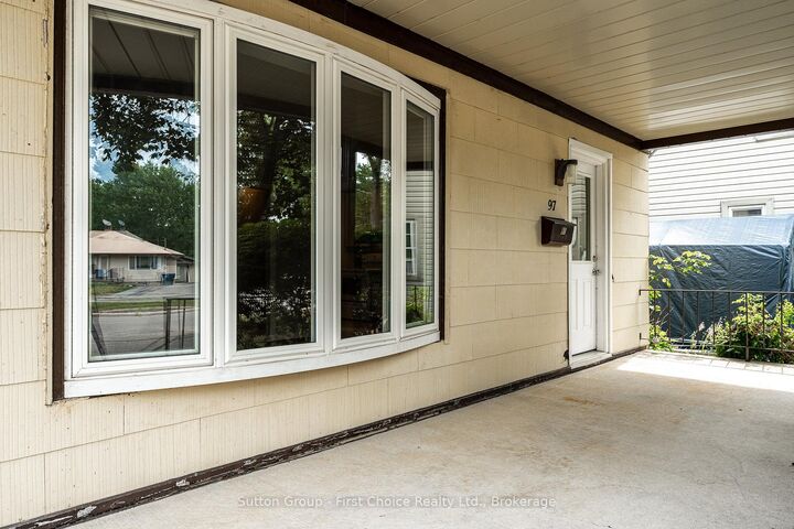 Property Photo: 97 Brydges Street ON N5A 1R6