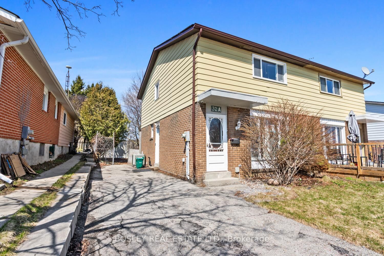 Property Photo:  32A Crossley Drive  ON L1A 3T4 