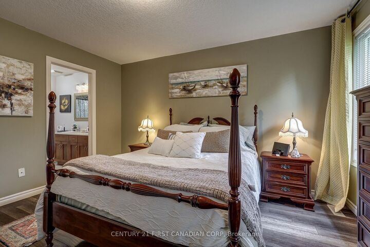 Property Photo: 26 Cardinal Court ON N5P 0C5