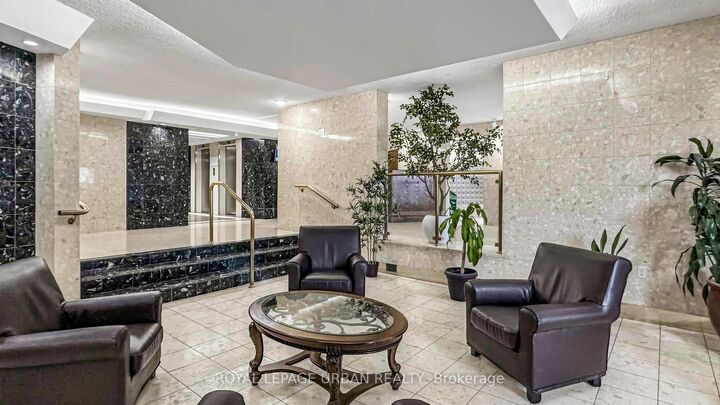 Property Photo: 60 Pavane Linkway N/A 602 ON M3C 1A1